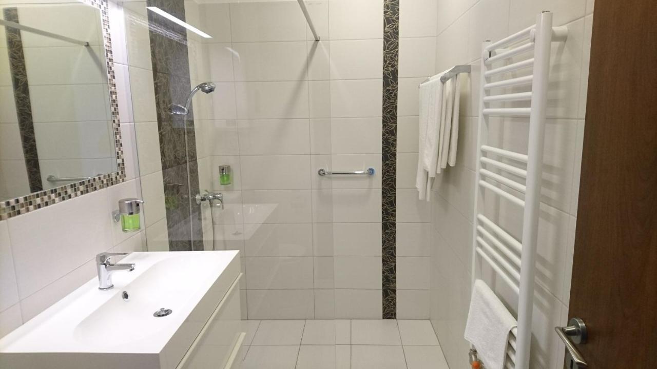 Corner Vendeghaz Hotel Veszprém Екстериор снимка