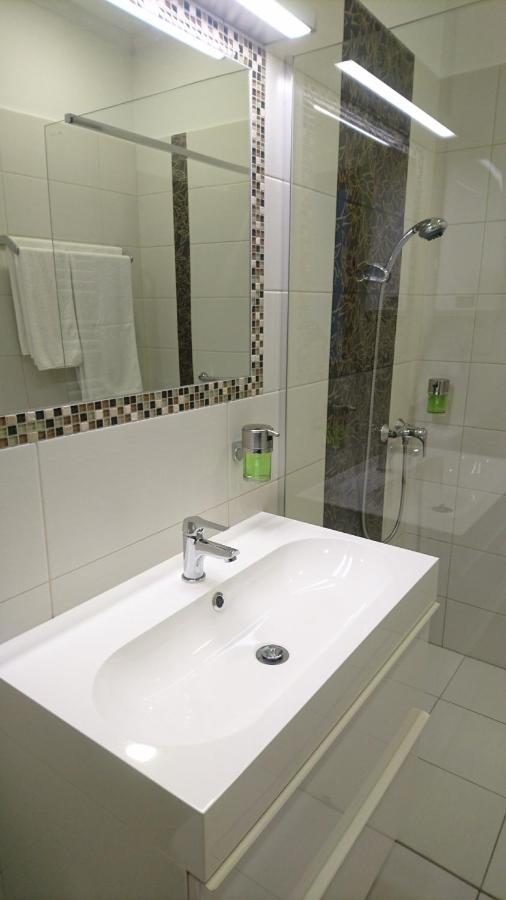 Corner Vendeghaz Hotel Veszprém Екстериор снимка