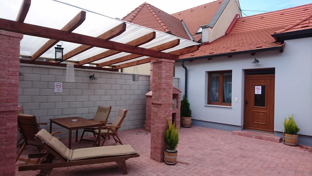 Corner Vendeghaz Hotel Veszprém Екстериор снимка