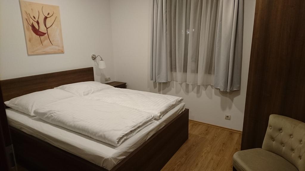 Corner Vendeghaz Hotel Veszprém Екстериор снимка