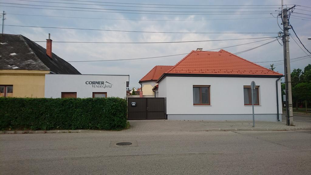 Corner Vendeghaz Hotel Veszprém Екстериор снимка